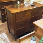 193 1403 CHEST OF DRAWERS